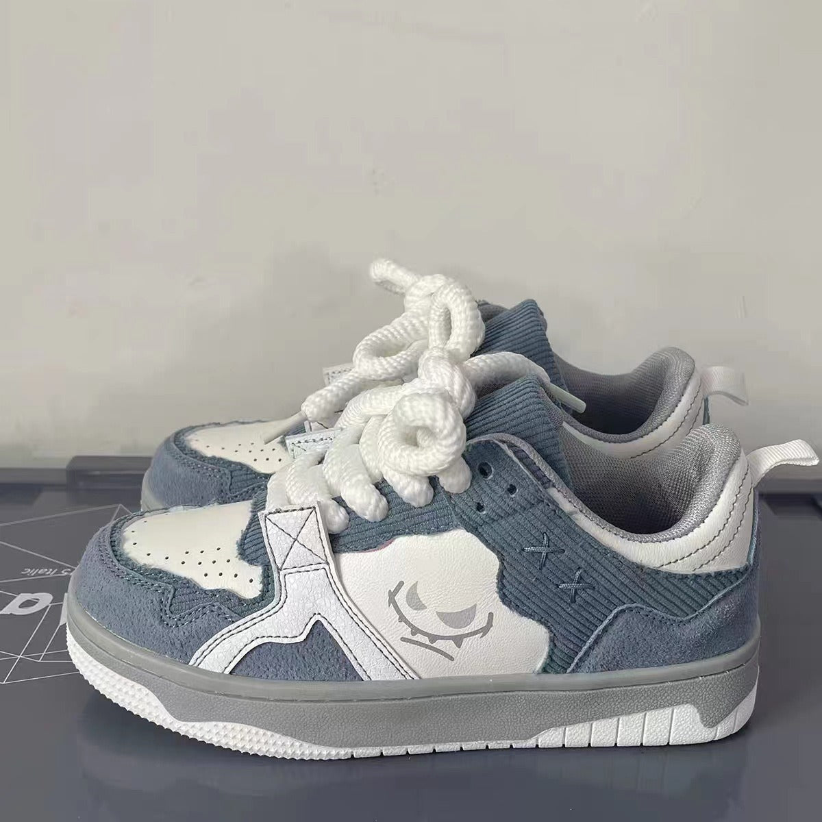 Schuhtrends für Herren: Nische, atmungsaktiv, dicke Sohle, auffällige Farbe, Freizeitschuhe, Sportschuhe
