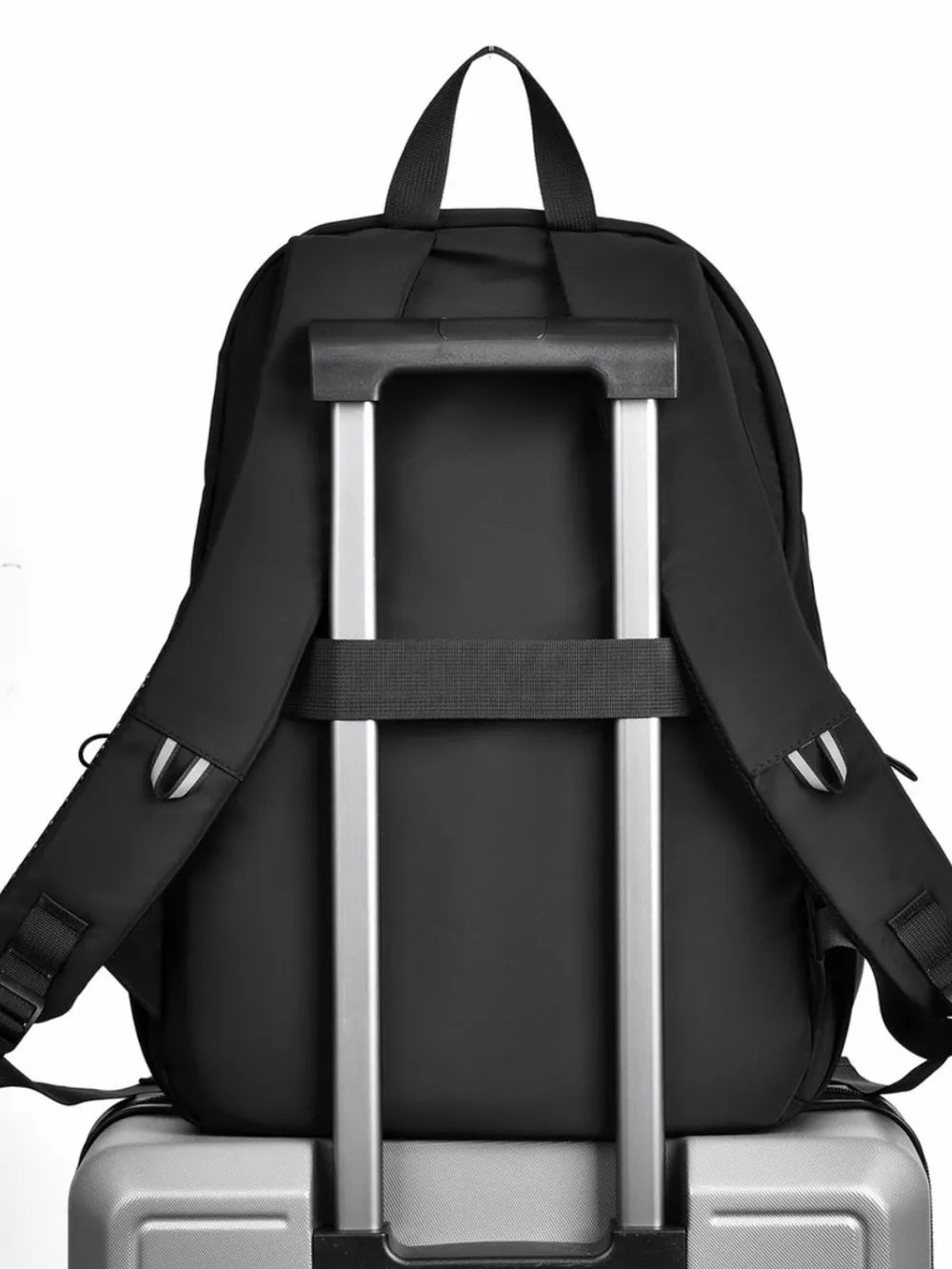 Mochila con múltiples bolsillos y correa ajustable
