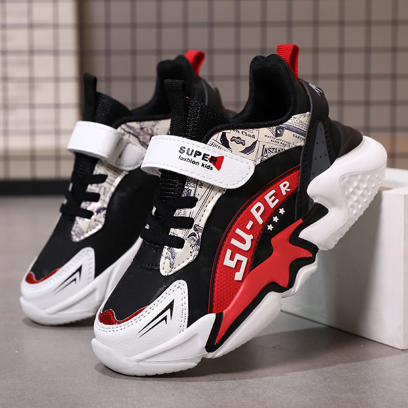 Zapatos deportivos para chicos con superficie de cuero impermeable y suela blanda antideslizante