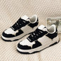 Sportschuhe mit dicker, atmungsaktiver Sohle