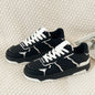 Sportschuhe mit dicker, atmungsaktiver Sohle